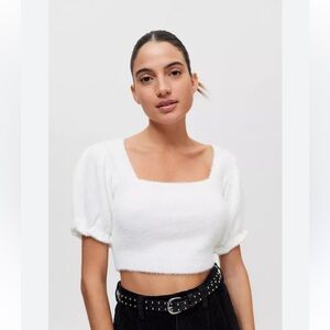 UO Nadia Ivory Cropped
Short‎ Sleeve Sweater